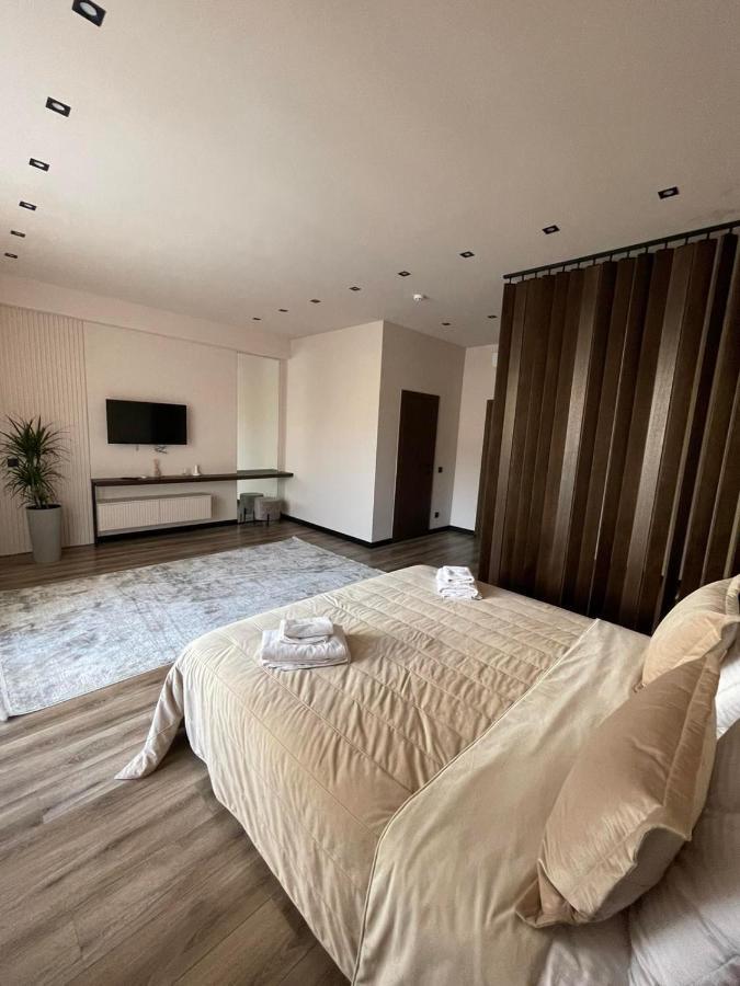 Garden Plaza Hotel Neresnytsya Luaran gambar